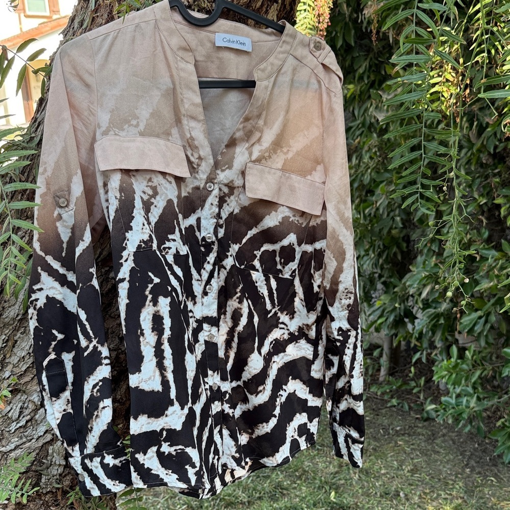 Calvin Klein Beige/soft pink and Black Abstract Blouse Sz.M